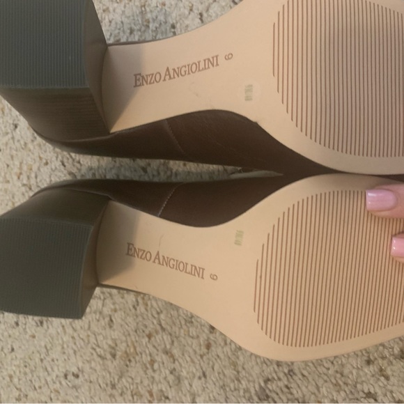 Enzo Angiolini NWT Size 9 Heals - Picture 5 of 7